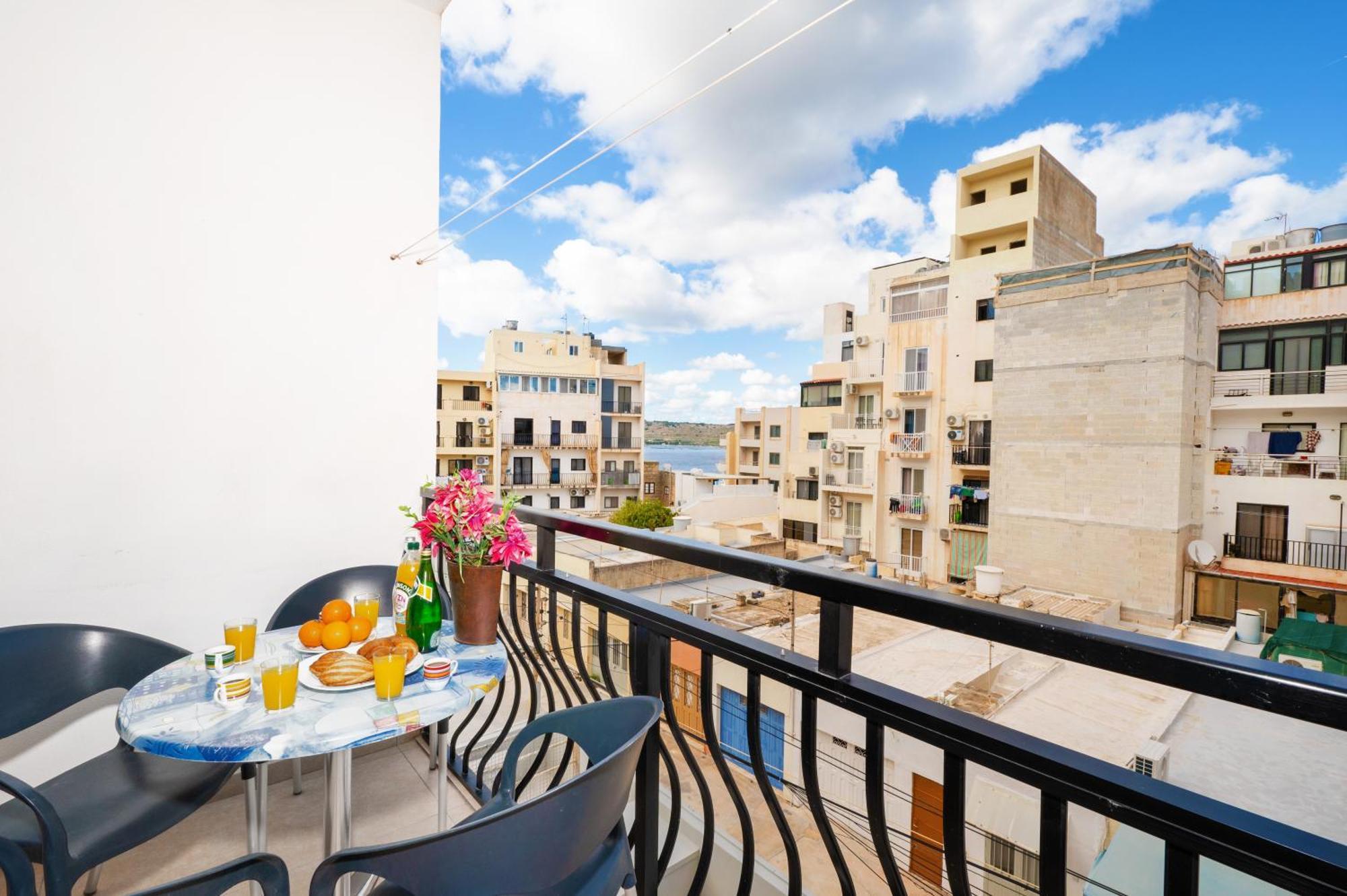 Seashells Apartments With Terrace, Just Off The Seafront In Bugibba - By Getawaysmalta St. Paul's Bay Exteriér fotografie